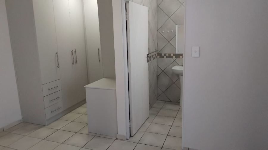 To Let 2 Bedroom Property for Rent in Myburgh Park Western Cape